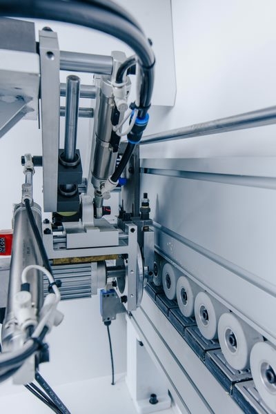 Станок для облицовывания кромок мебельных деталей WoodTec EdgeMatic 600C PRO