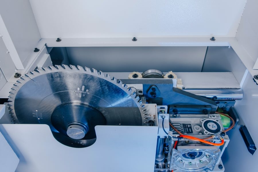 Форматно-раскроечный центр с чпу WoodTec WS-330C