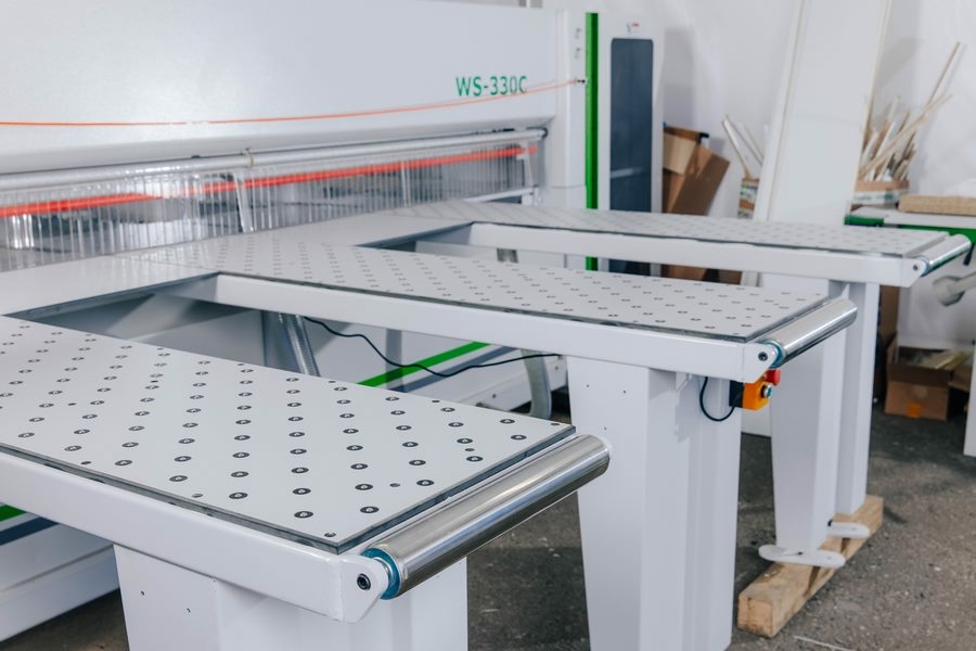 Форматно-раскроечный центр с чпу WoodTec WS-330C