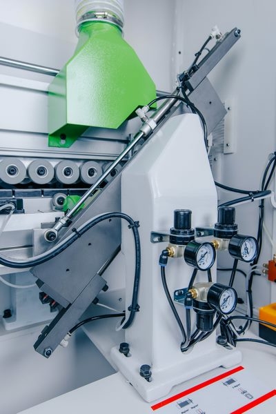 Станок для облицовывания кромок мебельных деталей WoodTec EdgeMatic 600C PRO