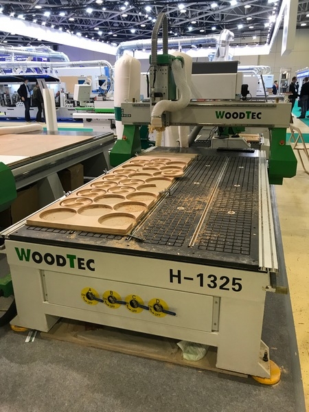 Фрезерно-гравировальный станок с чпу WoodTec H 1325