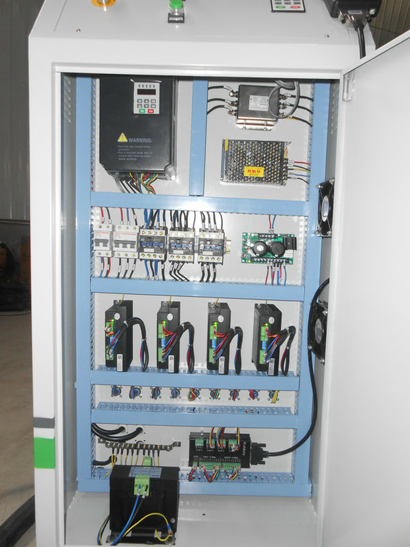 Фрезерно-гравировальный станок с чпу WoodTec H 1325