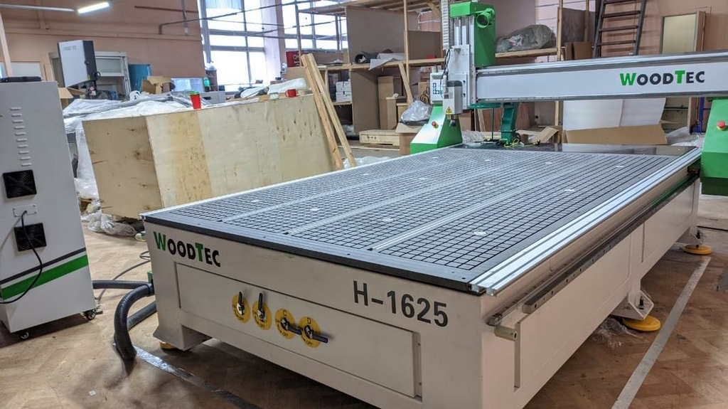Фрезерно-гравировальный станок с чпу WoodTec H 1625