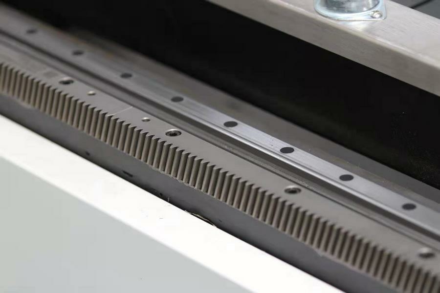 Оптоволоконный лазерный станок для резки металла MetalTec 1530 B (RECI-1000 W)