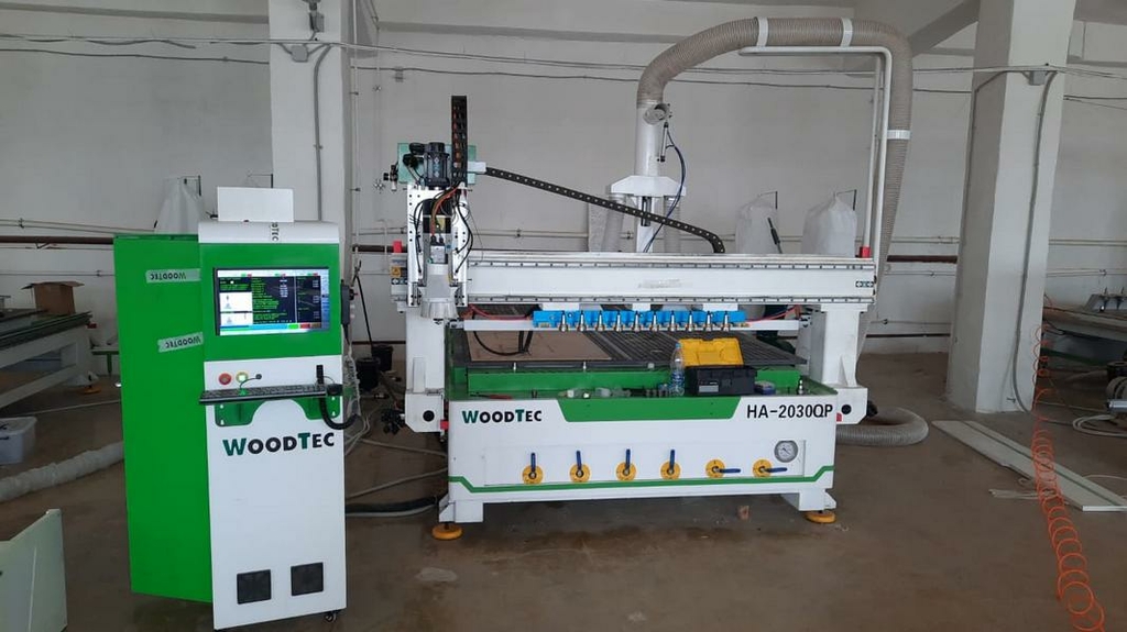 Фрезерно-гравировальный станок с чпу WoodTec HA 2030 QP