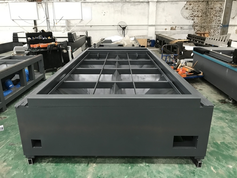 Оптоволоконный лазерный станок для резки металла MetalTec 1530 BL (MAX-1000 W)