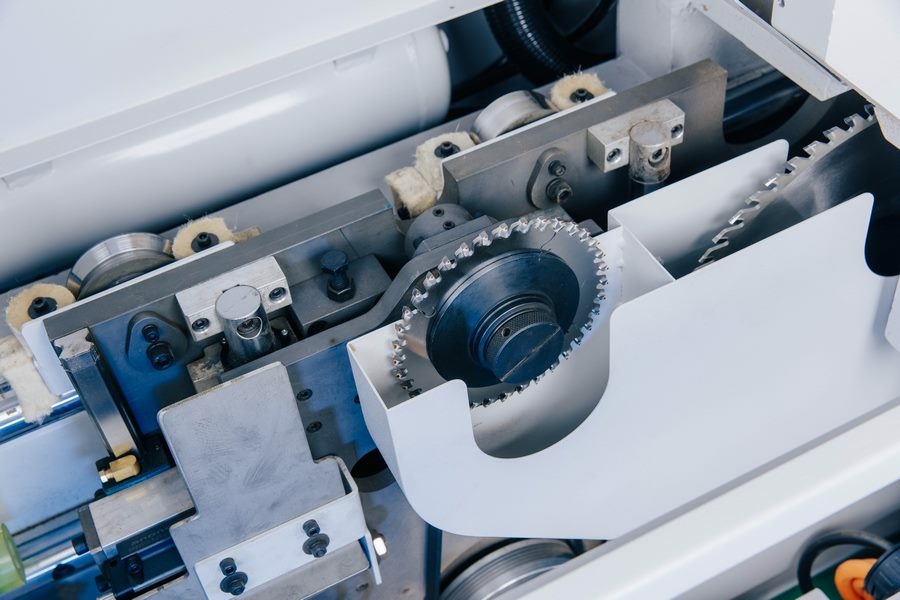 Форматно-раскроечный центр с чпу WoodTec WS-330C