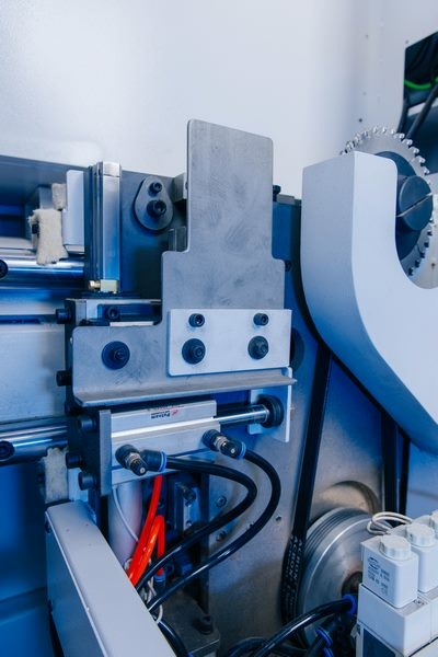 Форматно-раскроечный центр с чпу WoodTec WS-330C