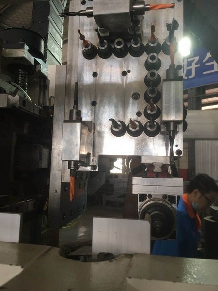 Автоматический сверлильно-присадочный станок с чпу WoodTec BHM 2490 R