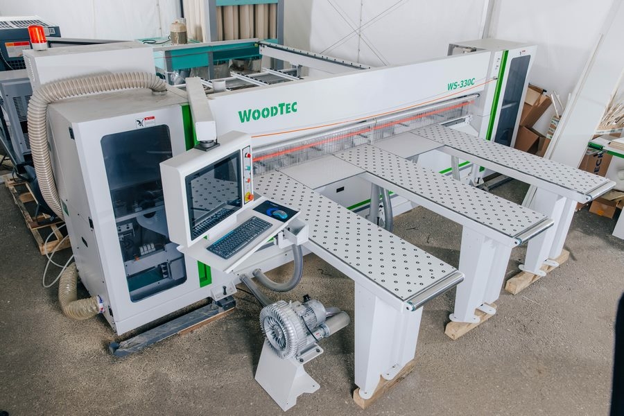 Форматно-раскроечный центр с чпу WoodTec WS-330C