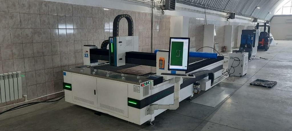 Оптоволоконный лазерный станок для резки металла MetalTec 1530 BL (MAX-1000 W)