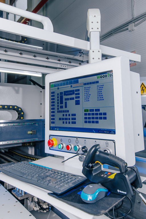 Автоматический сверлильно-присадочный станок с чпу WoodTec HSM 1230 H2
