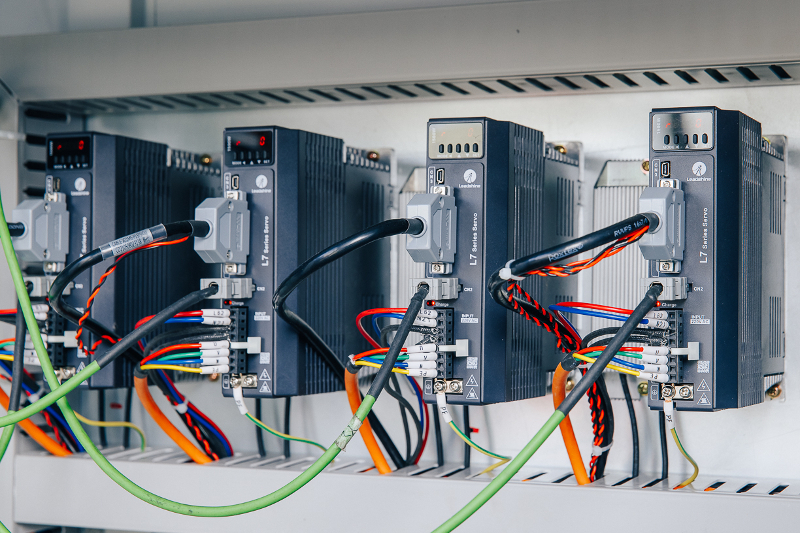 Фрезерно-гравировальный станок с чпу WoodTec HA 2030 QP