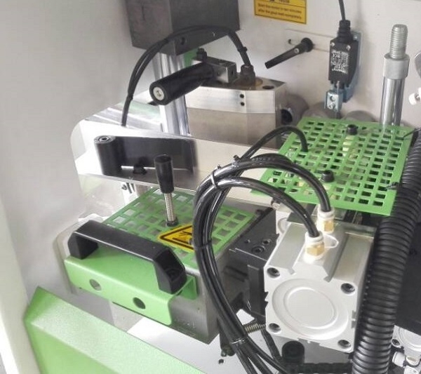 Кромкооблицовочный станок Woodtec Compact mini 300-2