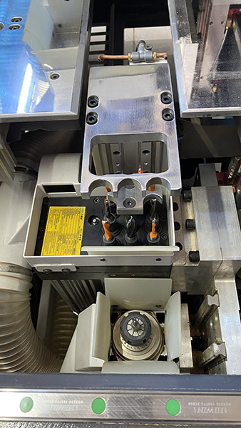 Автоматический сверлильно-присадочный станок с чпу WoodTec HSM 1230 H2