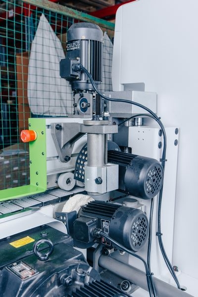 Станок для облицовывания кромок мебельных деталей WoodTec EdgeMatic 600C PRO