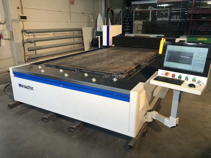 Оптоволоконный лазерный станок для резки металла MetalTec 1530 (1000W)