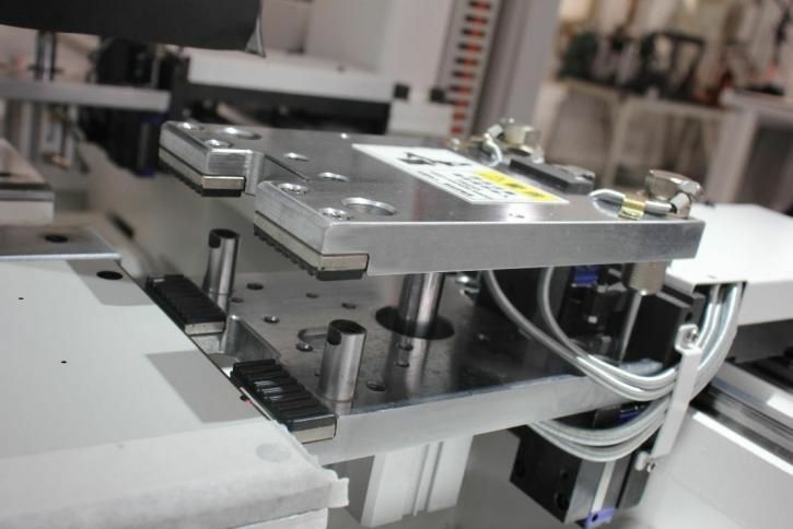 Автоматический сверлильно-присадочный станок с чпу WoodTec HBM 611L